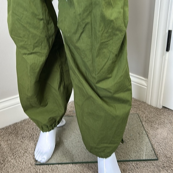 Anthropologie Pilcro Pull On Parachute Pants Dark Green Pockets Sz L NEW - Picture 7 of 16